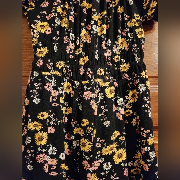 Floral Romper - Picture 4 of 6
